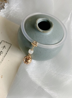 玉髓宫铃铛发光古风细条叮当镯
