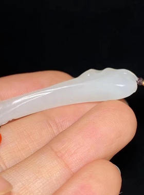 一马当先马首手牌和田玉白玉籽料白度一级