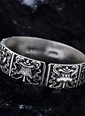 纯银浮雕吉祥八宝宽面古法手镯