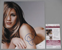 Jennifer Aniston JENNIFER ANISTON PHOTO ATTACHED TO THE AUTOGRAPH