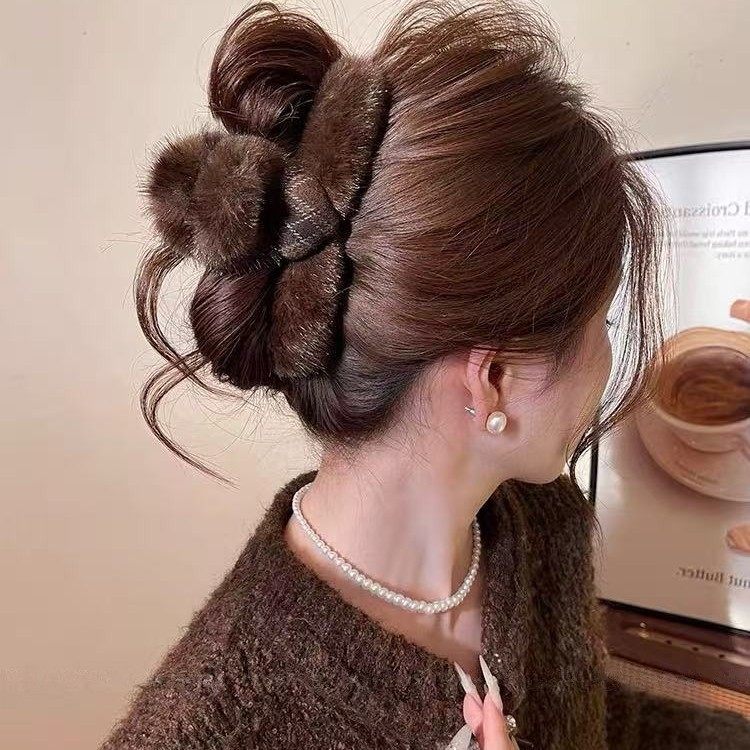 毛绒抓夹女后脑勺盘发2025新款毛毛鲨鱼夹高级感百搭发夹大号头饰,淘宝优惠券,粉丝福利购,淘宝优惠卷