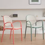Пластиковое кресло Nordic Rattan может сложить столовую сеть красного заднего стула Небольшие блоки простые ресторанные столы и стул