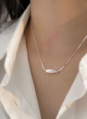 S925纯银轻奢小众设计几何扭纹项链女韩国东大门夏季新款锁骨链