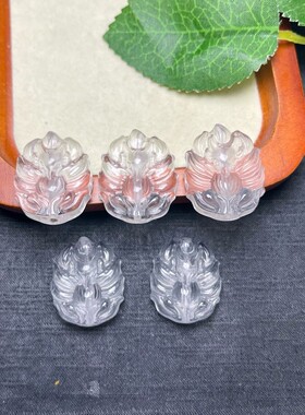 天然白水晶九尾狐狸牌雕刻配饰通孔diy手串配件时尚精致清新