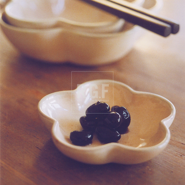 現貨日本進口Studio M櫻花梅花陶瓷小物零食碟子點心碟蘸料碗筷架