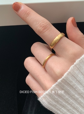鱼丁秘密 简约轻奢时尚百搭金色素戒钛钢不掉色细戒指圈指环戒指