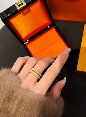 轻奢高级中古风彩色围镶红宝石三排钻戒指新款时尚奢华气质食指戒