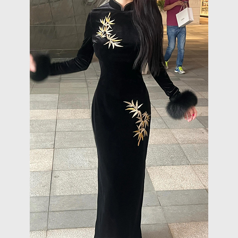 2025秋冬新款弹力定位花刺绣长袖黑色丝绒旗袍裙修身开叉尊为金竹,淘宝优惠券,粉丝福利购,淘宝优惠卷