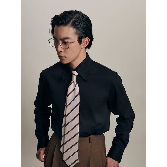 Flat Round Square Medium Negro Business Camiseta informal fuera de la manga superior Camisa contra los hombres de la manga