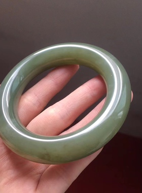 天然和田玉老料湖水绿粗圆条手镯女玉镯子带证书年底清仓