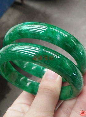 缅翡翠满绿玉手镯女款