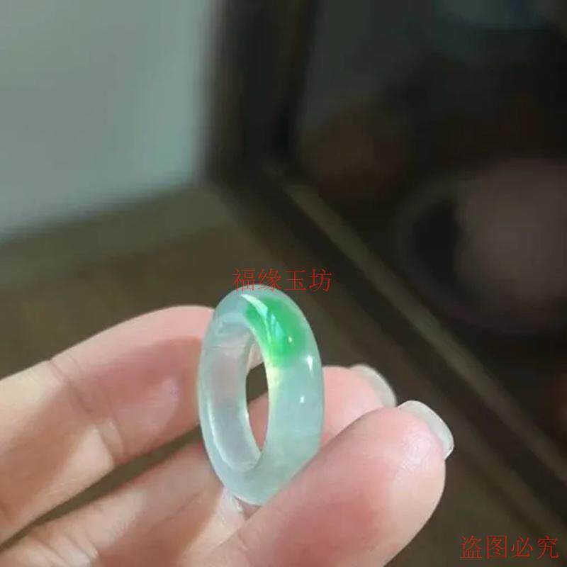 Fine emerald-colored Dulong jade ring, ice type Piaoyang green jade ring, ice green ring, men's and women's hand accessories