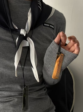 真金电镀不掉色黑色皮绳长款梳子项链时尚休闲个性百搭长款毛衣链