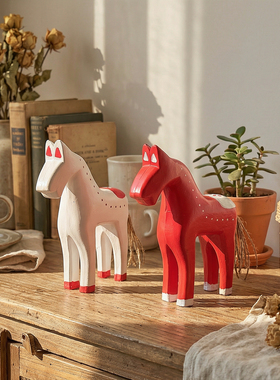 北欧创意白色木马木制圣诞礼物