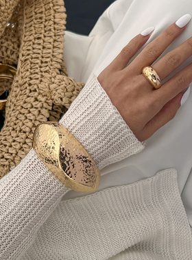 几何水波不规则纹弹簧式手镯女 2025嘻哈时尚模特T台走秀搭配饰品