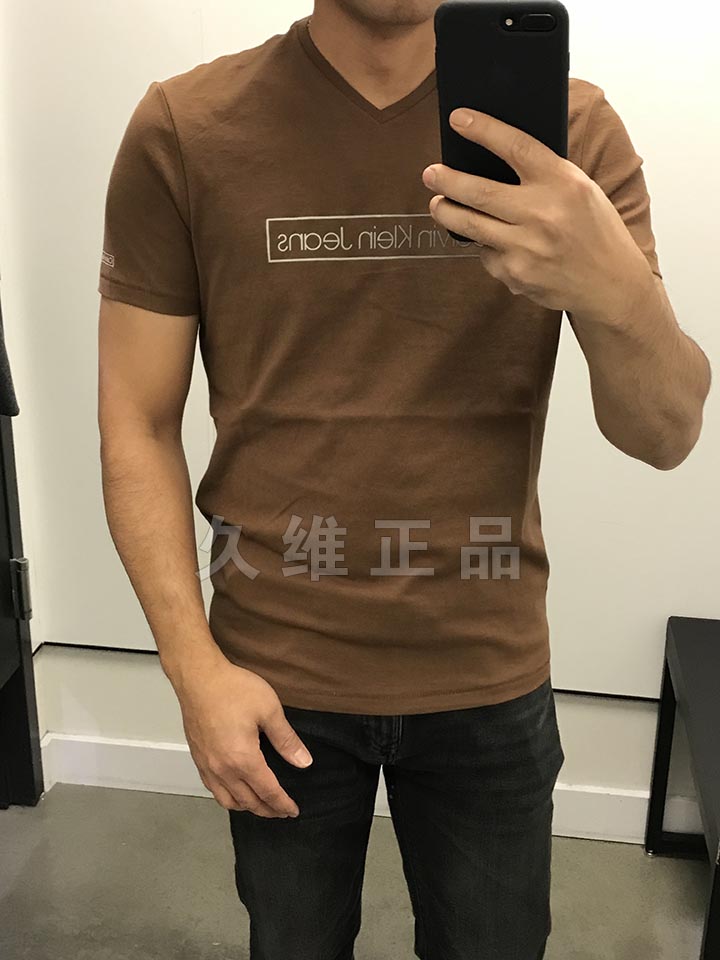 久维正品全球购CK Calvin Klein夏装男装标准版休闲V领短袖T恤一