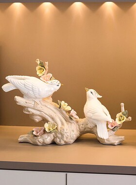 现代简约饰品摆件家居客厅酒柜装饰品摆件欧式创意房间陶瓷摆设