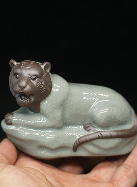 哥窑瓷器生肖虎马狗三合贵人局寅午戌合风水工艺品摆件家用办公室