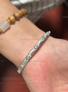 辣椒派年度升级重磅纯手工拉丝布布手镯女2025新款高级感织纹雕金