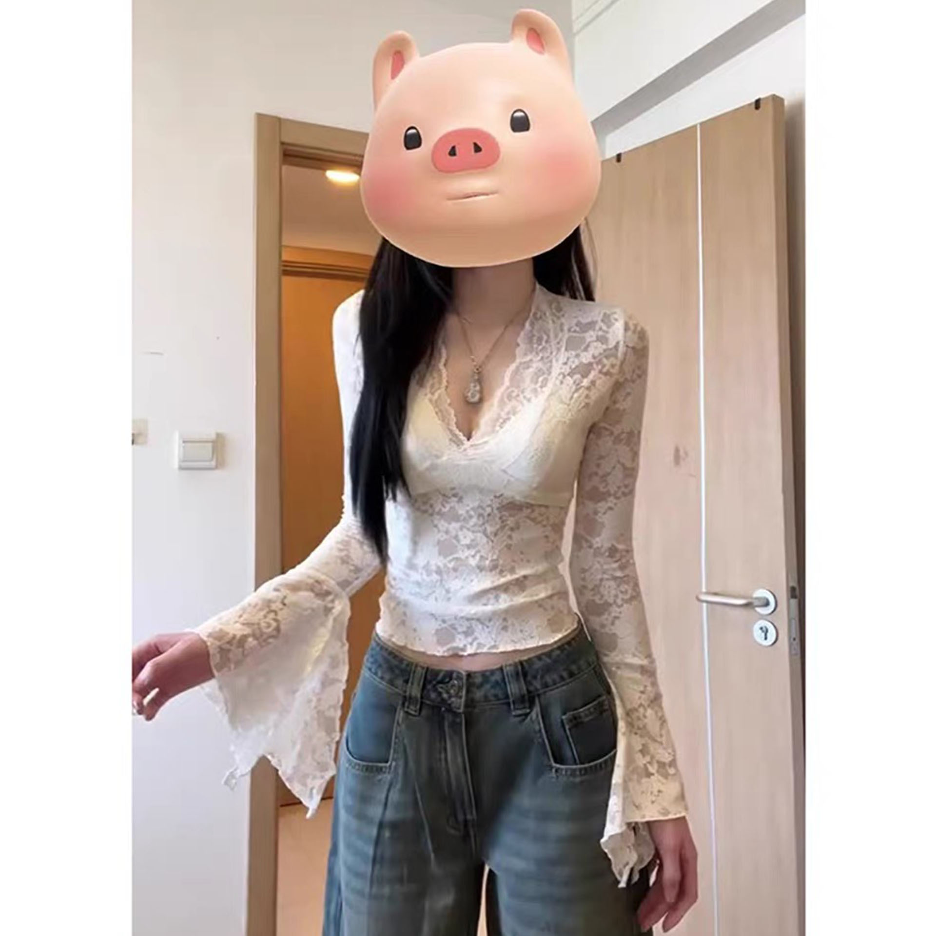 性感镂空蕾丝上衣女春秋小众甜辣v领长袖气质纯欲叠穿内搭打底衫 - 图3