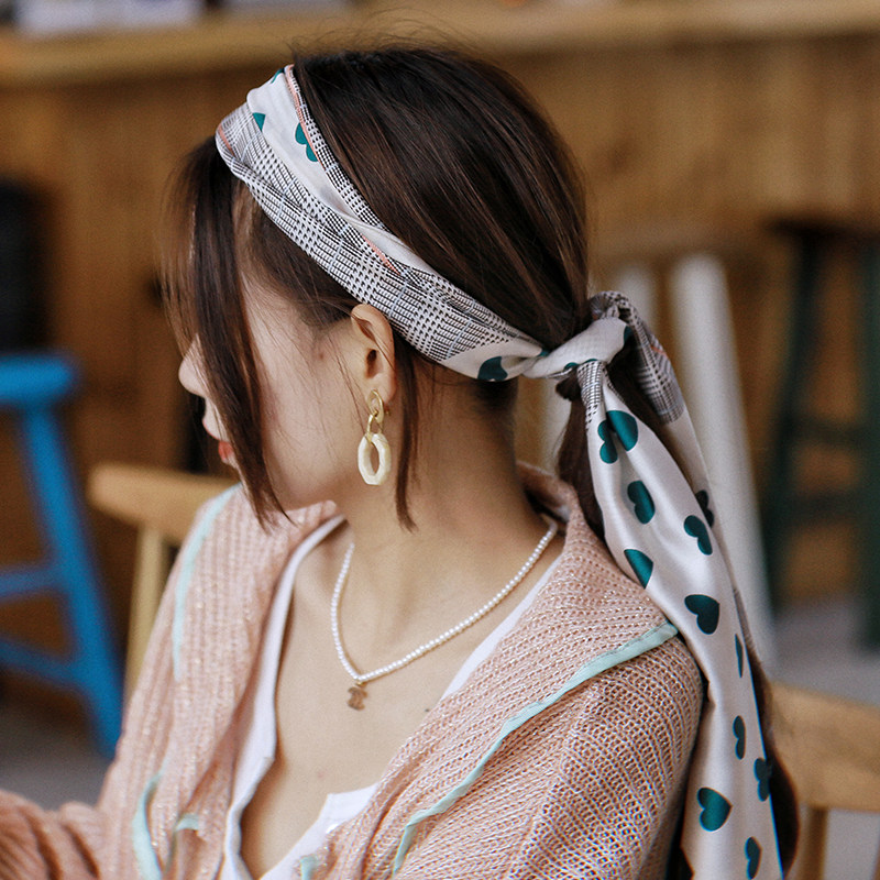 mixiuu爱心格子飘带小丝巾女百搭方巾头巾绸缎斜边发带绑发麻花辫