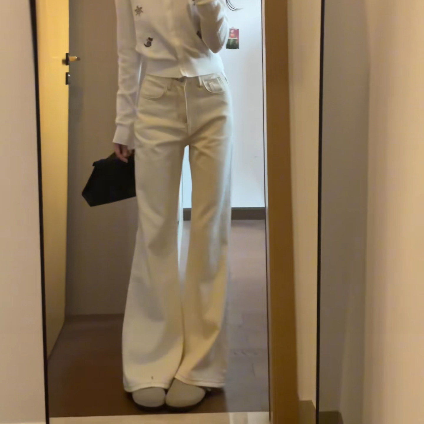 PLER白色加绒加厚不贴腿微喇叭裤女牛仔裤2025高腰窄版阔腿拖地裤,淘宝优惠券,粉丝福利购,淘宝优惠卷