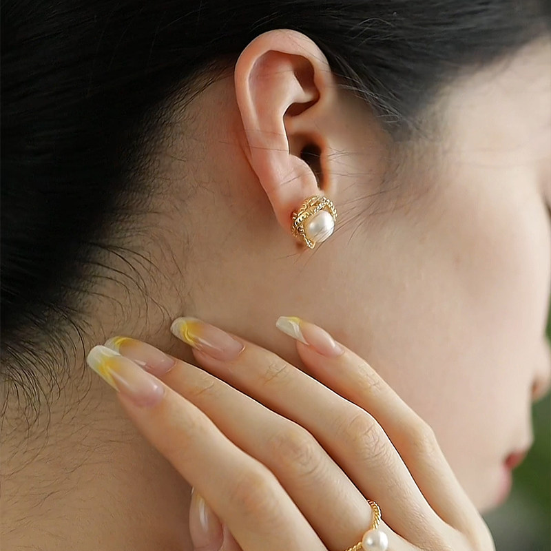 【山茶花】天然淡水珍珠耳钉女秋冬款小众轻奢气质高级感耳环耳饰,淘宝优惠券,粉丝福利购,淘宝优惠卷