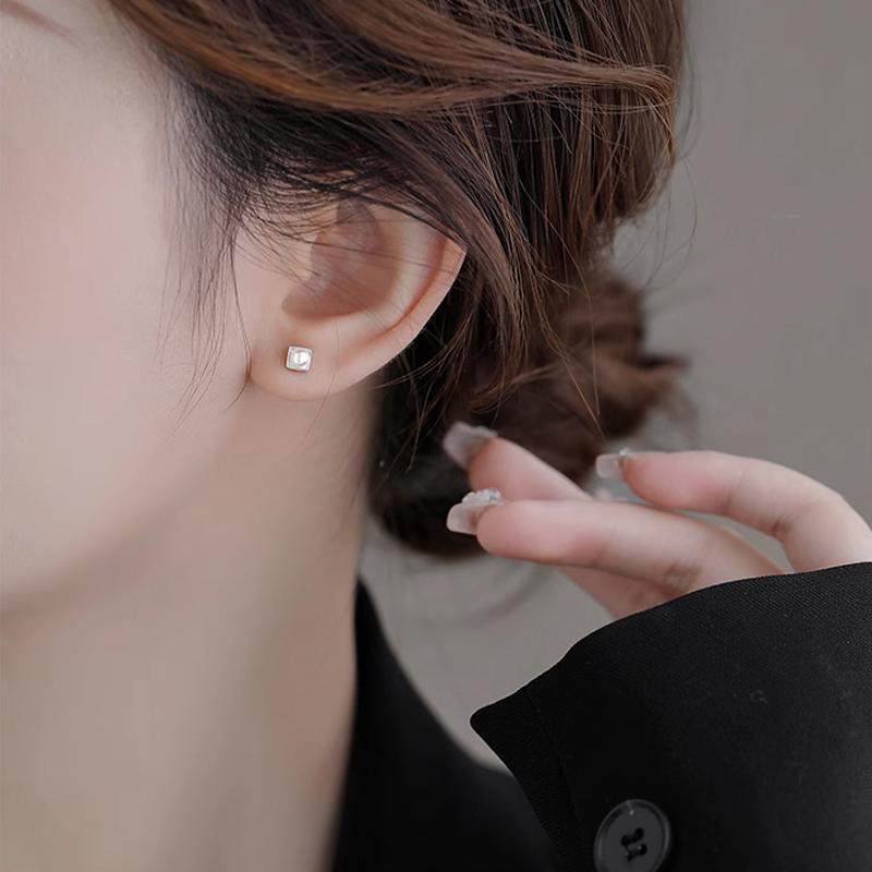 【心玉】天然淡水珍珠耳钉女款 999足银简约几何螺丝拧扣耳环耳饰,淘宝优惠券,粉丝福利购,淘宝优惠卷