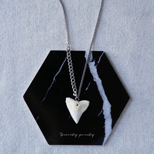 原创设计天然鲨鱼牙齿能量好运吊坠项链男礼物小众毛衣链锁骨链女 - 图3