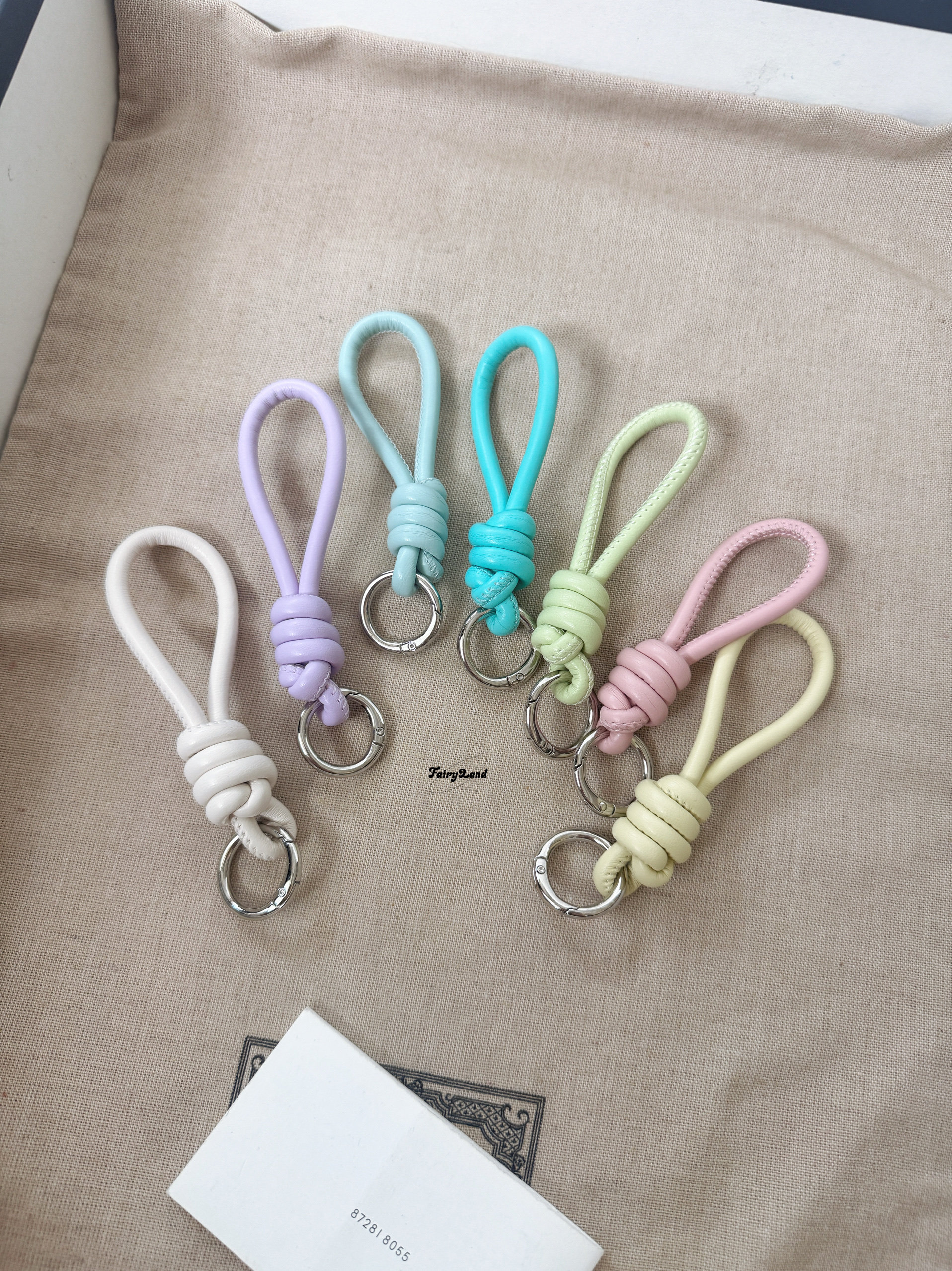 原创彩色迷你8cm挂圈车用钥匙扣手作皮绳编织包包挂饰男女高级感,淘宝优惠券,粉丝福利购,淘宝优惠卷