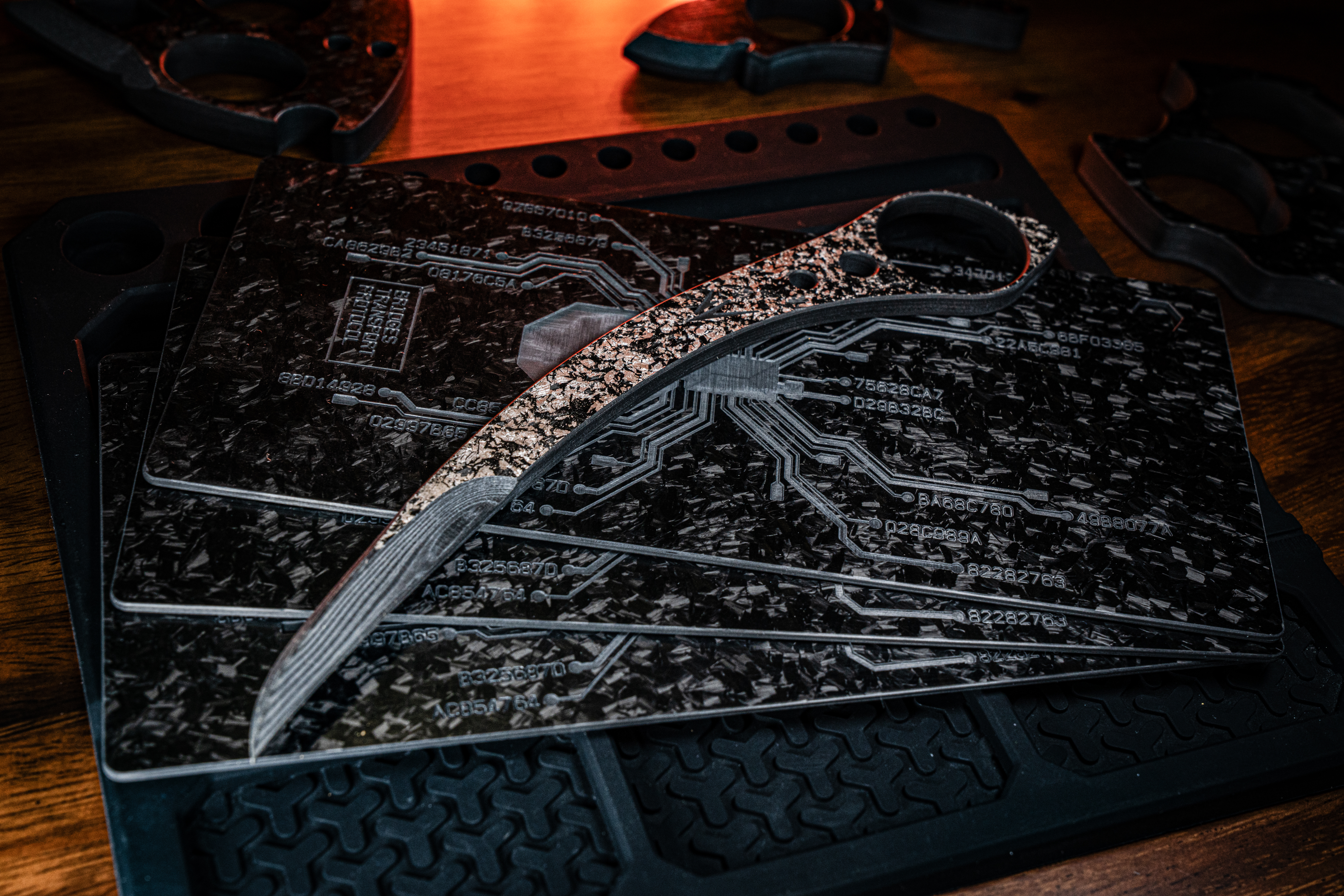 WEAVER织巢鸟 勾月 银箔碳纤维开箱刀EDC手刺旋转解压玩具 - 图0