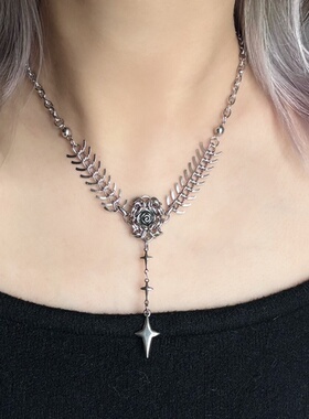 暗黑朋克摇滚金属风玫瑰十字星鱼骨打结拼接项链小众y2k甜酷复古
