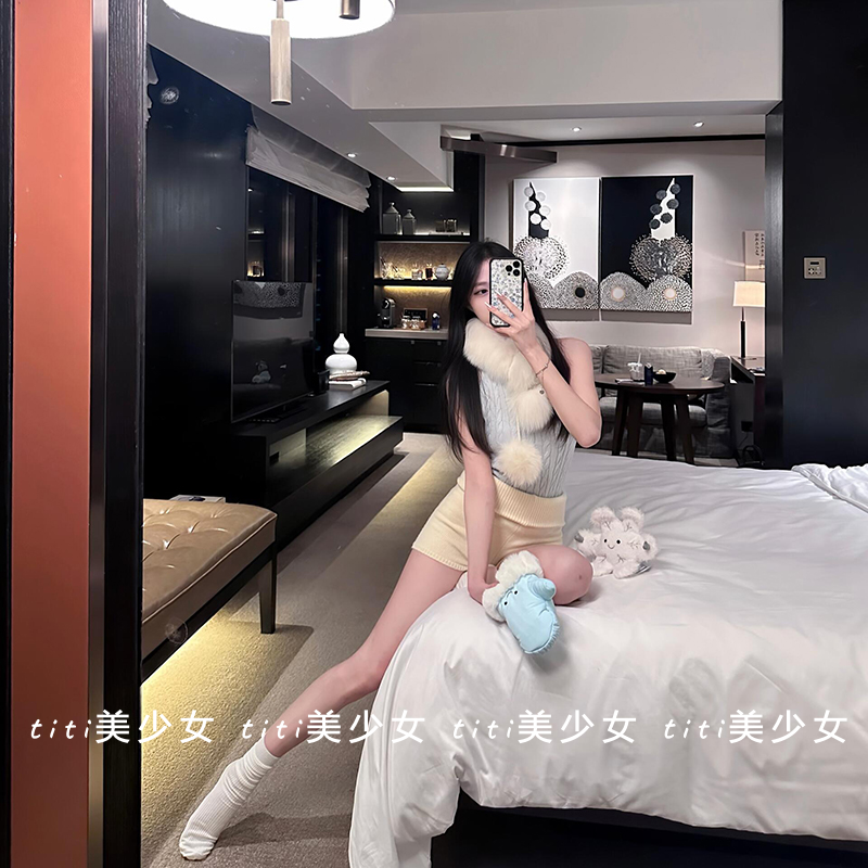 【TiTi美少女】纯欲风绞花奶蓝纹理感挂脖收腰软绒背心吊带上衣,淘宝优惠券,粉丝福利购,淘宝优惠卷