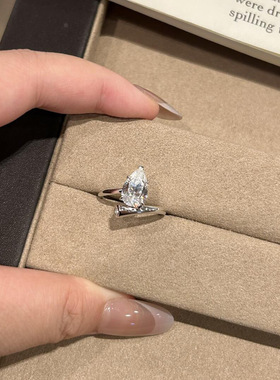 s925银水滴马眼戒指送女友礼物