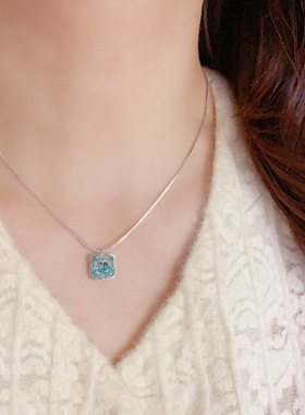 轻奢时尚蓝色方形吊坠项链女气质简约百搭锁骨链小众高级感饰品潮