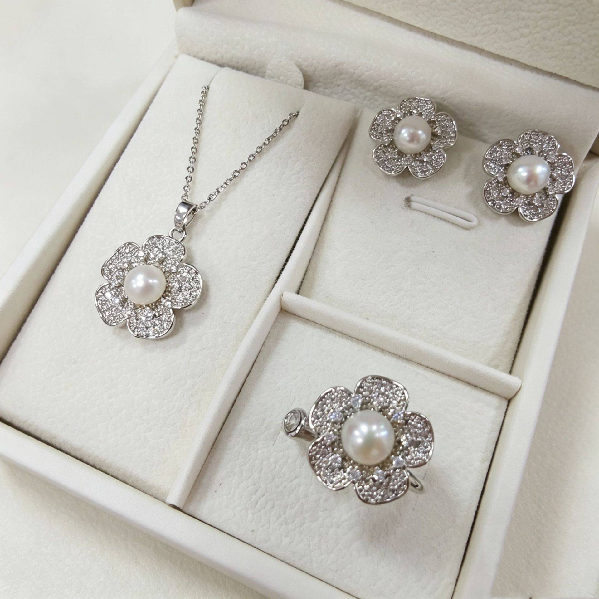 Natural freshwater pearl flower jewelry set Zircon inlaid pearl necklace earrings stud ring three-piece set