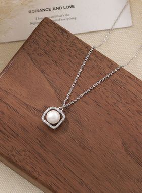 韩版简约轻奢圆形珍珠锆石项链女日常气质百搭通勤吊坠生日礼物