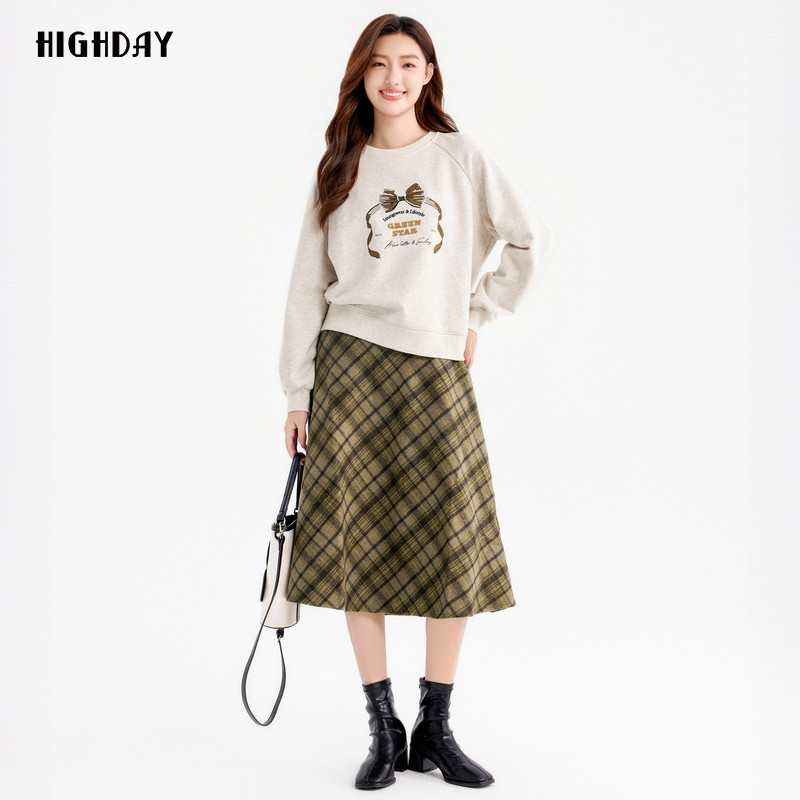 轩日2024冬季商场同款女装插肩袖圆领上衣女新款甜美加绒长袖卫衣