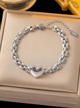 跨境新款钛钢爱心表带手链女时尚百搭粗链条轻奢风小众设计感配饰