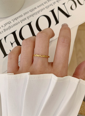 日韩时尚小巧精致批花压花钛钢镀18K金细款戒指指环食指中指手饰