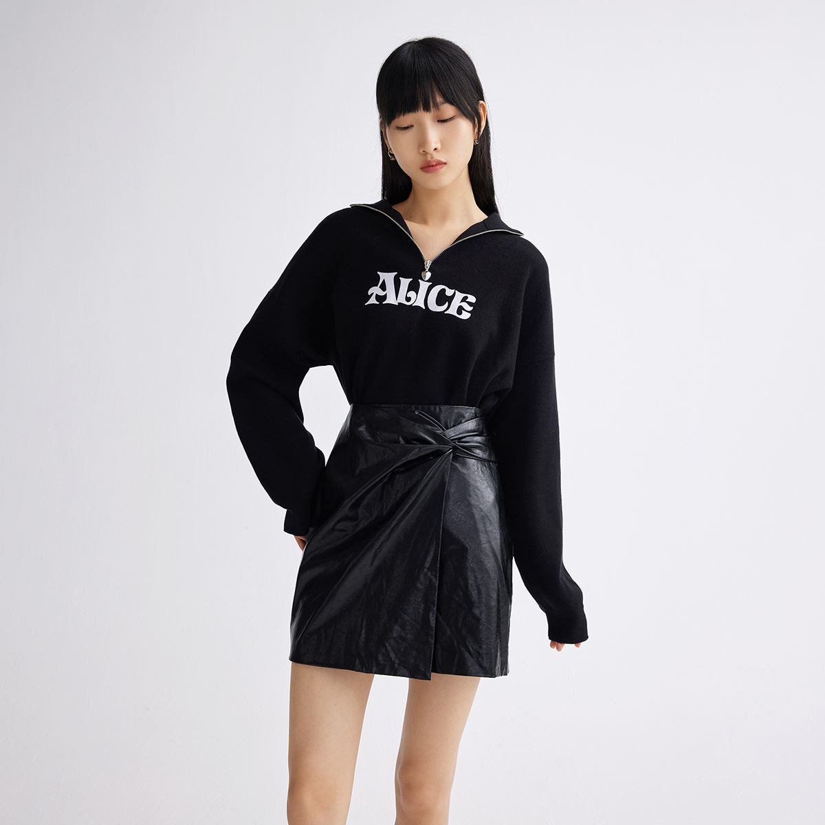 LILY官方旗舰店LILY冬新款女装时髦不对称PU亮面修身A字显瘦高腰短裙半身裙0