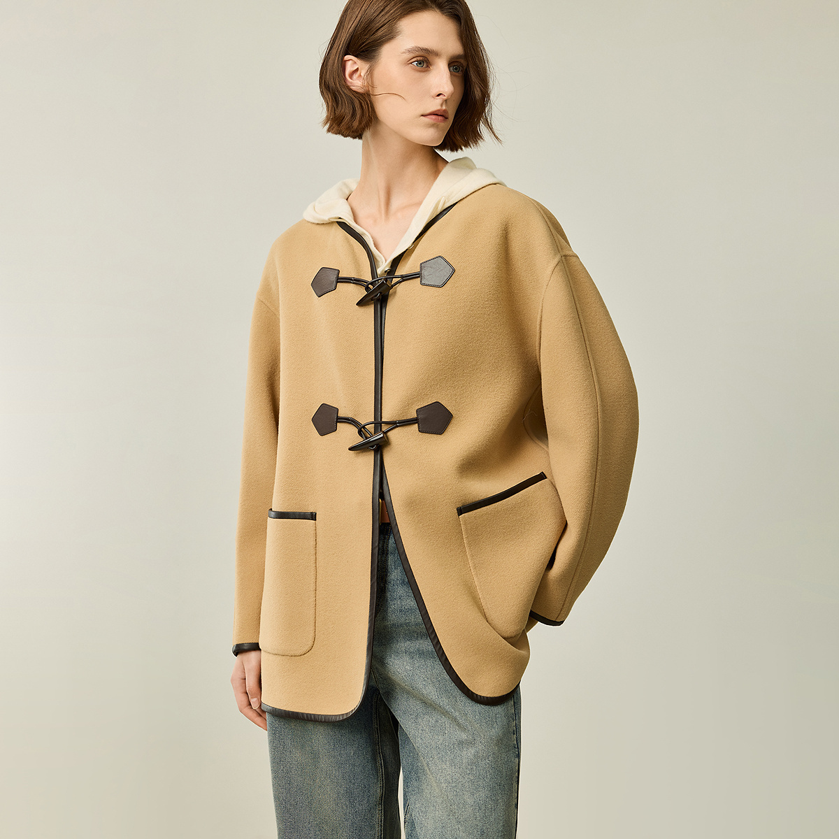 【商场同款】LILY2024冬新款女装100%绵羊毛无领牛角扣双面呢外套 - 图2