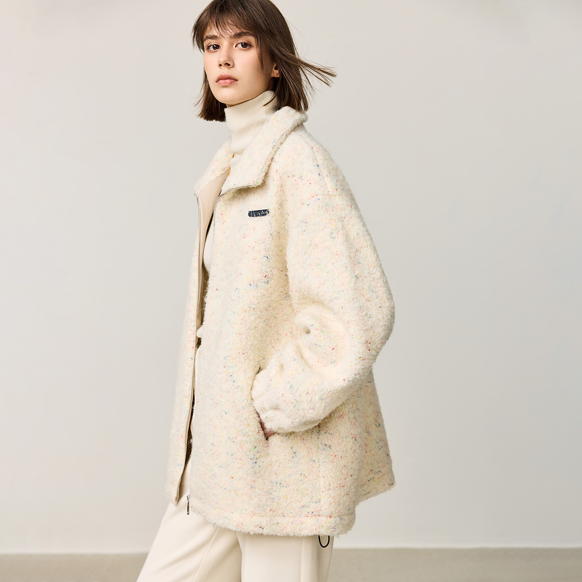 【雪地缤纷】LILY2024冬新款女装含绵羊毛圣诞彩点宽松休闲外套女 - 图1