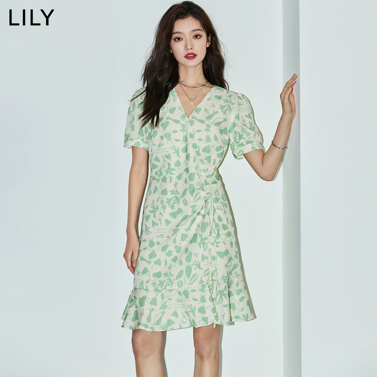 LILY2024夏薄荷曼波新款女装泡泡袖抽绳印花中长款连衣裙小个子女