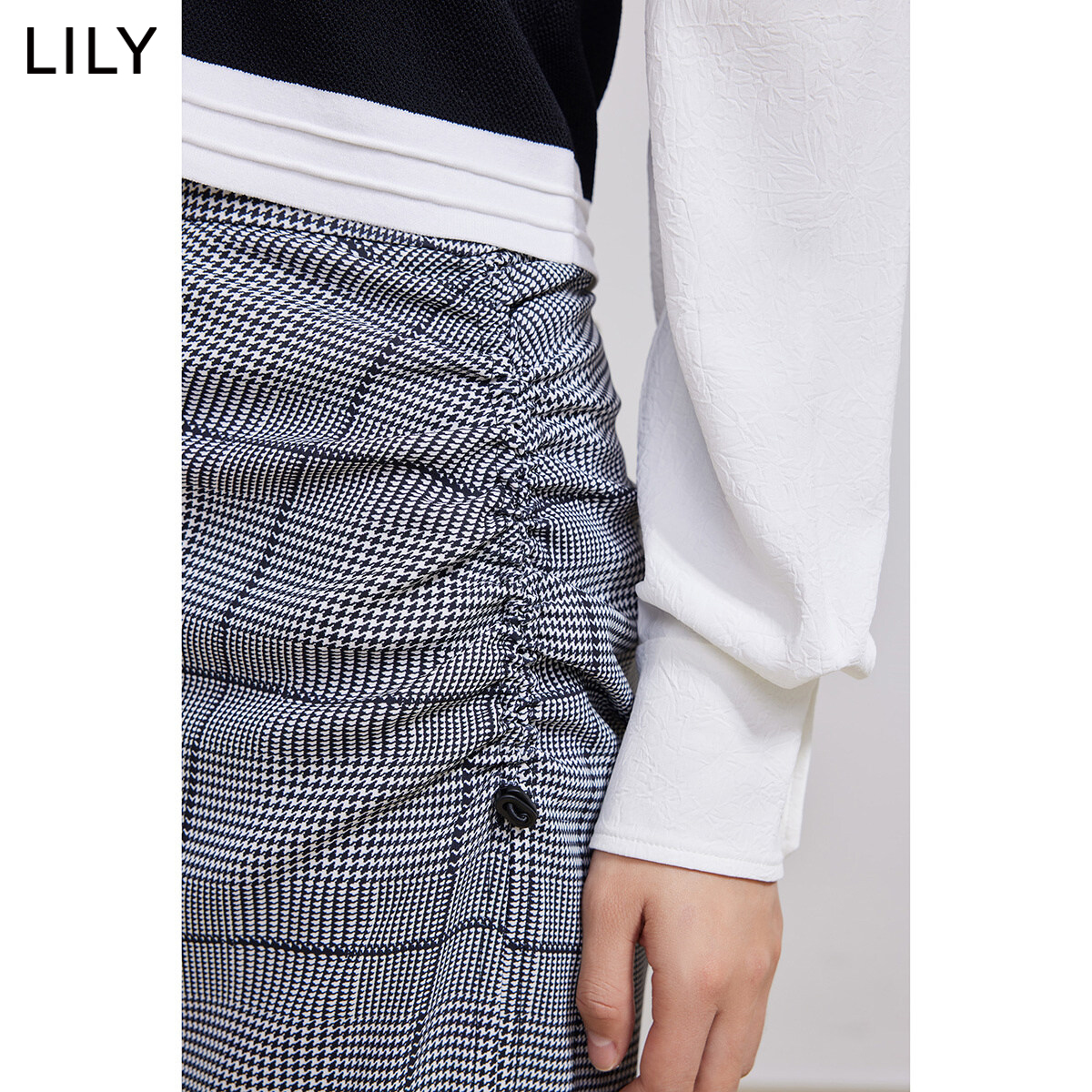 【商场同款】LILY2022春新款女装复古千鸟格高腰抽绳开叉高腰半裙 - 图2