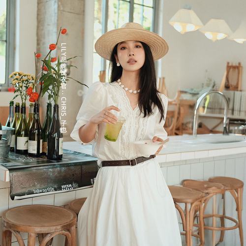 LILY初秋新款女装全棉法式掐腰蕾丝白色上衣泡泡短袖套头雪纺衬衫 - 图1