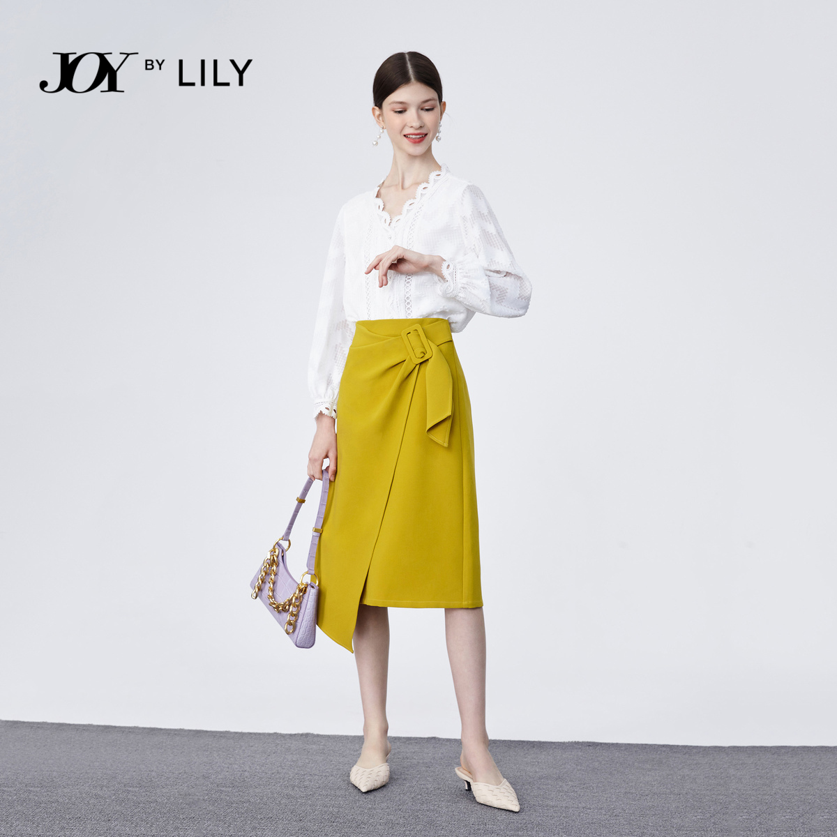 lily官方旗舰店LILY秋季新款女装气质灯笼袖白色宽松小上衣长袖衬衫蕾丝衫1