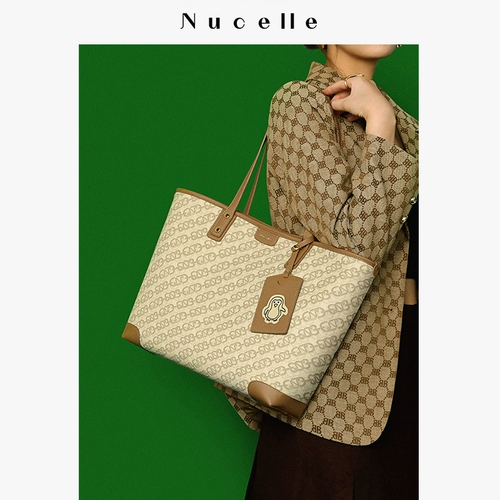 Вместительная и большая оригинальная сумка на одно плечо, коллекция 2023, из натуральной кожи