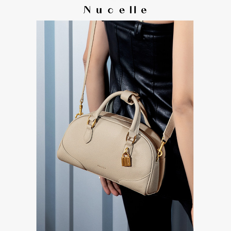 nu纽芝兰2023春季新款高级感枕头包 纽芝兰箱包女士包袋