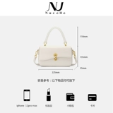 Белая сумка через плечо, небольшая сумка, цепь, изысканный стиль, коллекция 2023, 2022, в стиле Шанель